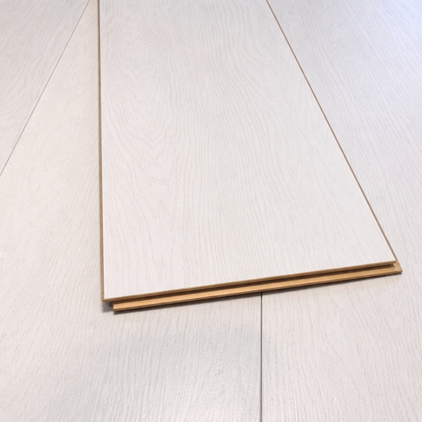 8mm Laminate Flooring - White Oak Effect - V Groove - AC4 Rated - Click System