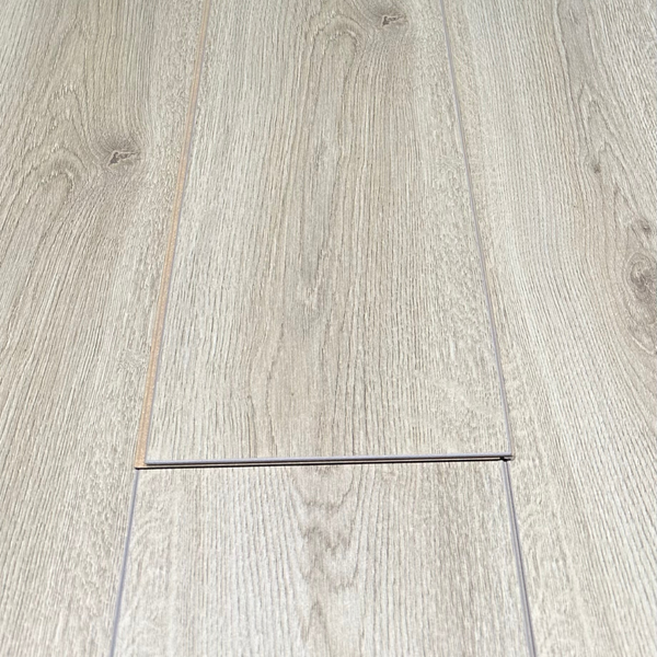 8mm Laminate Flooring Trendy Grey Oak Effect - Click System