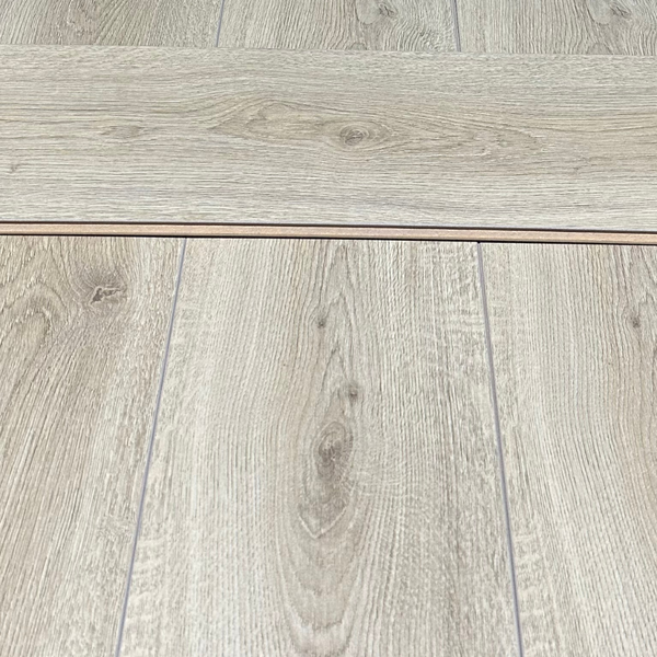 8mm Laminate Flooring Trendy Grey Oak Effect - Click System